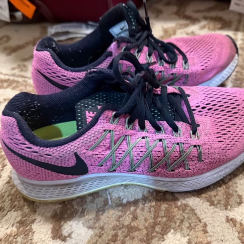 Nike Women's Pink and Black Athletic Shoes